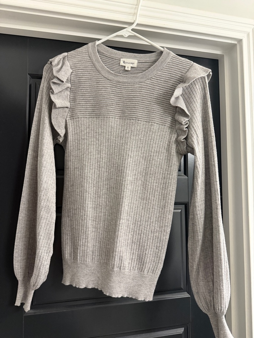 &merci Ruffle-Shoulder Crewneck Sweater in Light Gray